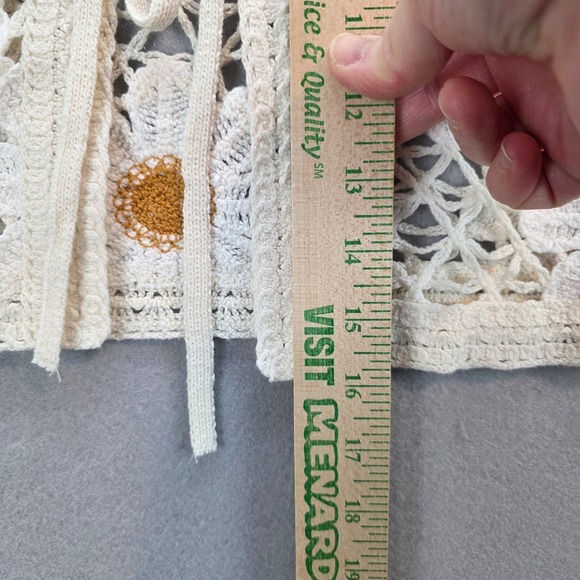 Moon & Madison Crochet Daisy Crop Cardigan Sweater Bohemian Long Sleeve Md - Picture 5 of 11